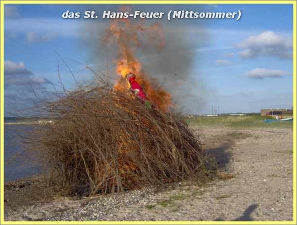 das St. Hans-Feuer (Mittsommer)